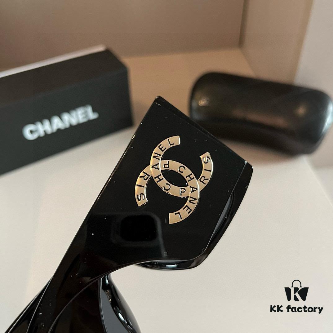 Chanel Sunglasses, absolutely in love, the aura is perfectly on point when worn, makes the face look incredibly slim, large frame yet surprisingly lightweight, with just the right temple curvature for a comfortable, feather-light fit!