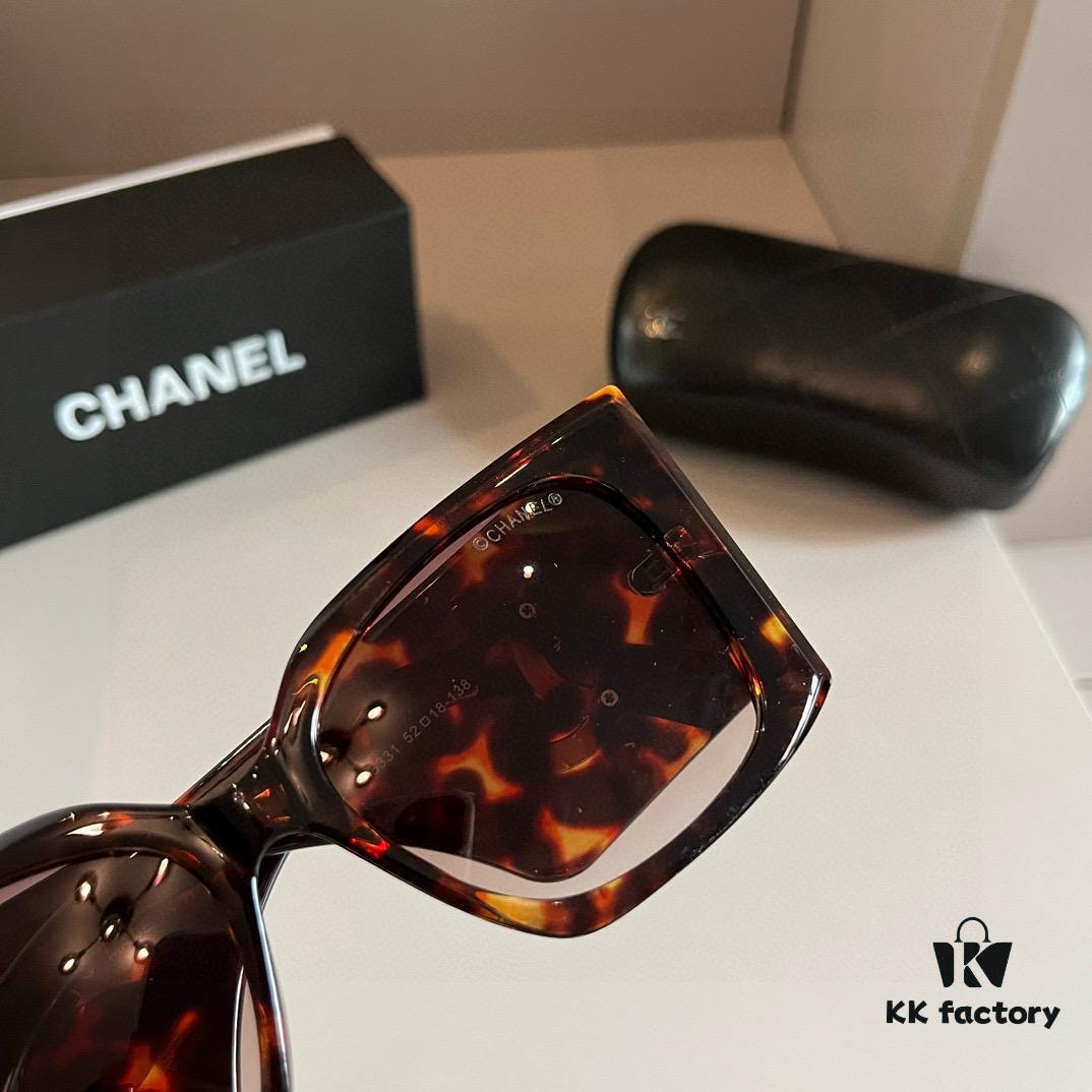 Chanel Sunglasses, Absolutely In Love, Perfect Fit with a Strong Presence, Makes Face Look Slim, Large Frame Yet Lightweight, Comfortable and Well-designed Temples