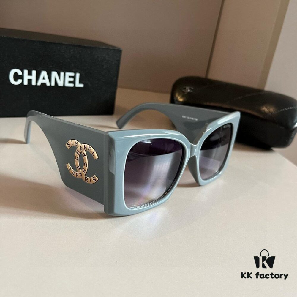 Chanel Sunglasses, absolutely in love, the aura is perfectly on point when worn, makes the face look incredibly slim, large-frame design yet lightweight, temples perfectly curved for a comfortable, feather-light fit!