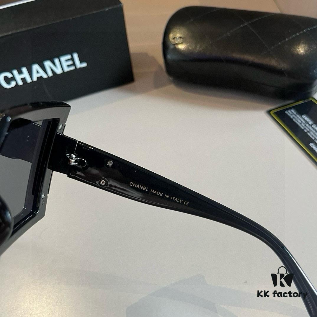Chanel Sunglasses 🕶️, Super Nice, Essential for Driving and Travel, Must-Have Eyewear to Flatter Facial Features