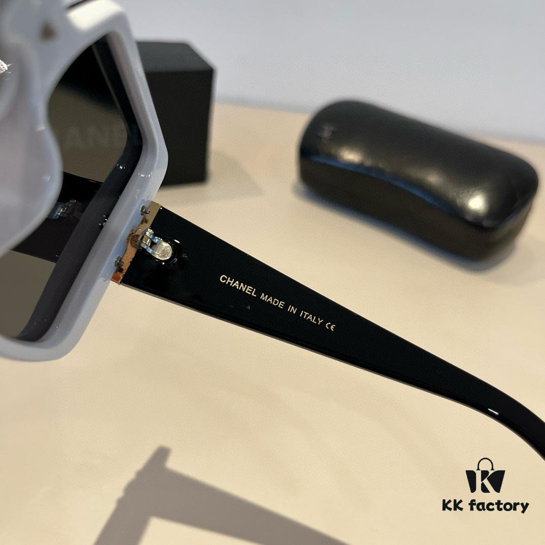 Chanel Sunglasses 🕶️, Super Nice, Essential for Driving and Travel, Must-Have Eyewear to Flatter Facial Features