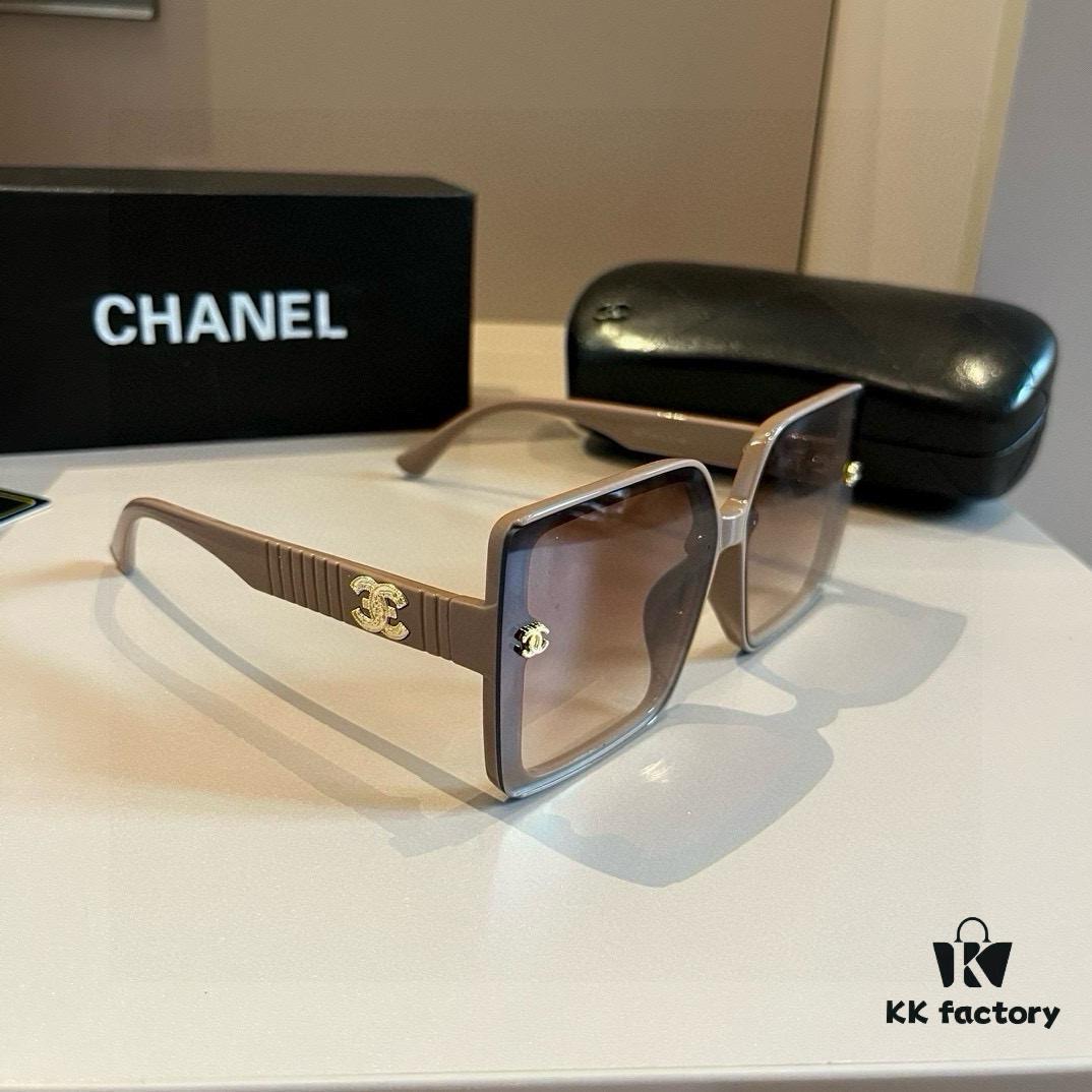 Chanel Popular Pearl-Temple Sunglasses, Trending on Xiaohongshu, 2023 Hot Item, Fashionable Designer-Style Shades