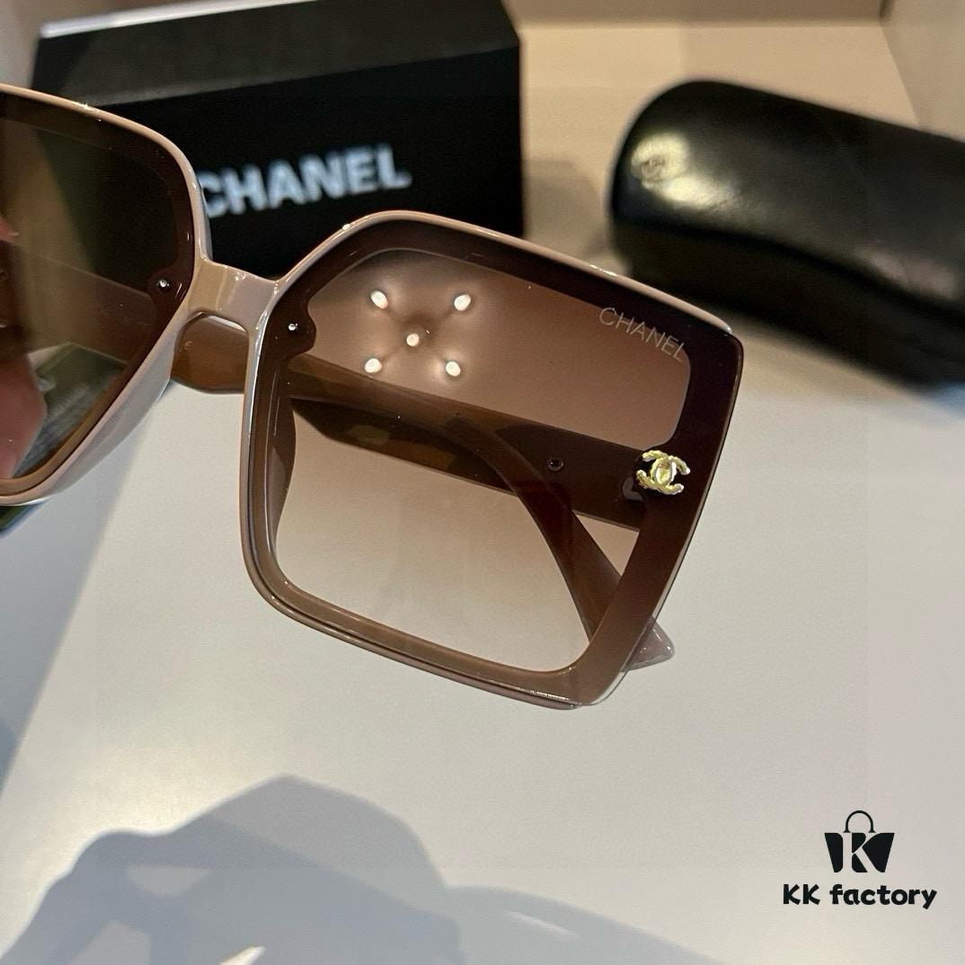 Chanel Popular Pearl-Temple Sunglasses, Trending on Xiaohongshu, 2023 Hot Item, Fashionable Designer-Style Shades