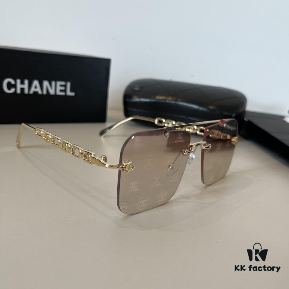 Chanel Sunglasses 🕶️, Super Nice, Essential for Driving and Travel, Must-Have Eyewear to Flatter Facial Features