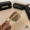 Chanel Sunglasses 🕶️, Super Nice, Essential for Driving and Travel, Must-Have Eyewear to Flatter Facial Features