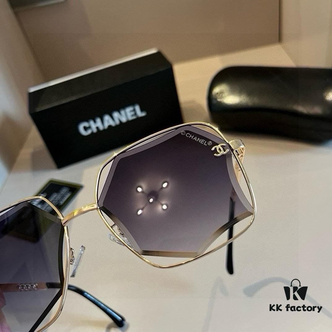 Chanel Sunglasses for Round Faces, Oversized Frame Sun Glasses 2024 New Arrival, Flattering and Slimming Design