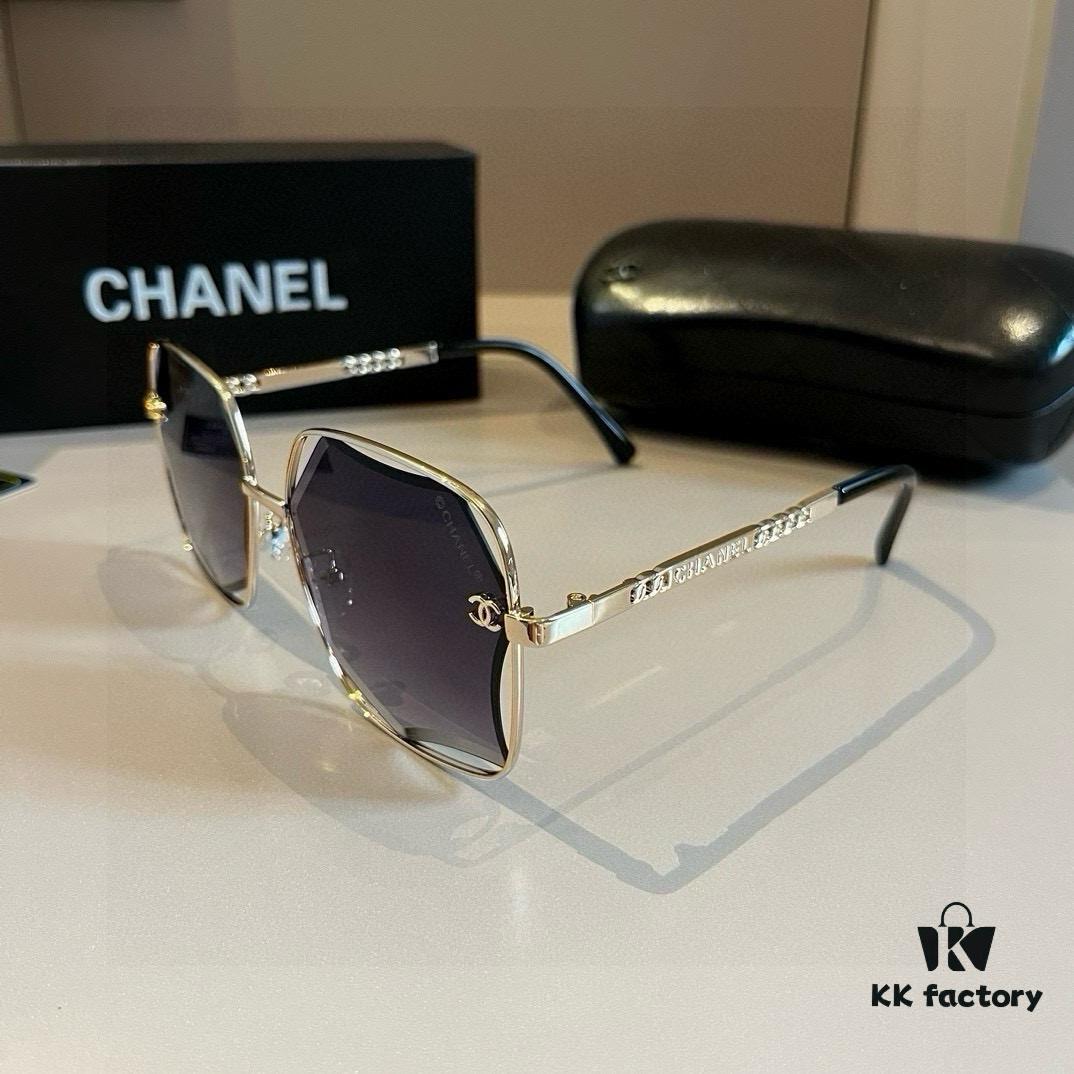 Chanel Sunglasses for Round Faces, Oversized Frame Sun Glasses 2024 New Arrival, Flattering and Slimming Design