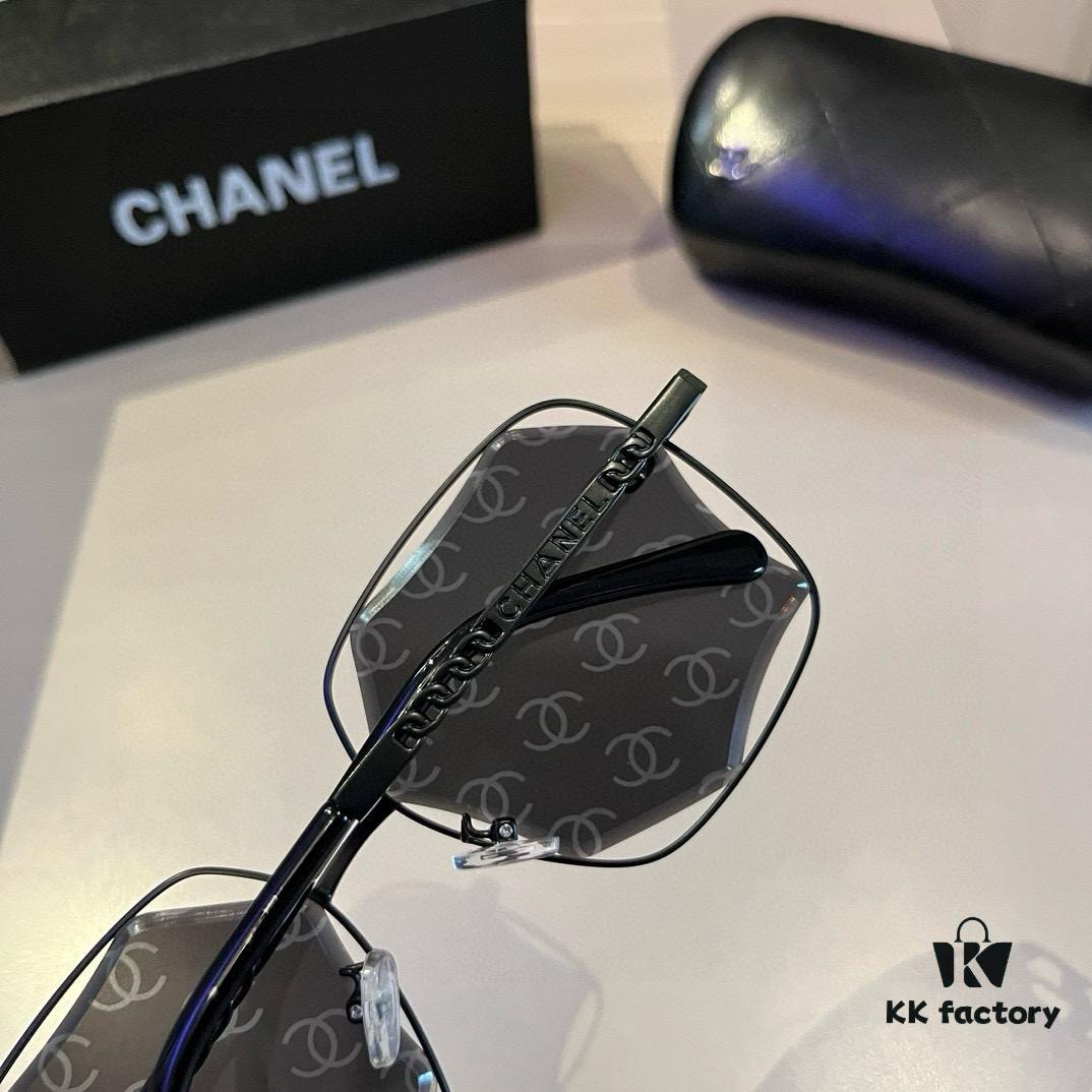 Chanel Sunglasses for Round Faces, Oversized Frame Sun Glasses 2024 New Arrival, Flattering and Slimming Design