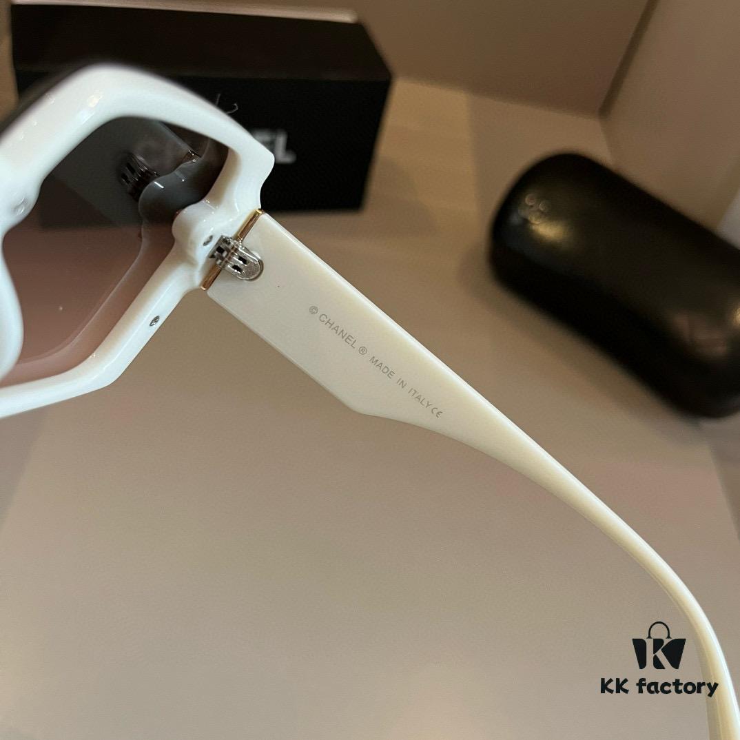 Chanel Sunglasses for Round Faces, Oversized Frame Sun Glasses 2024 New Arrival, Flattering and Slimming Design