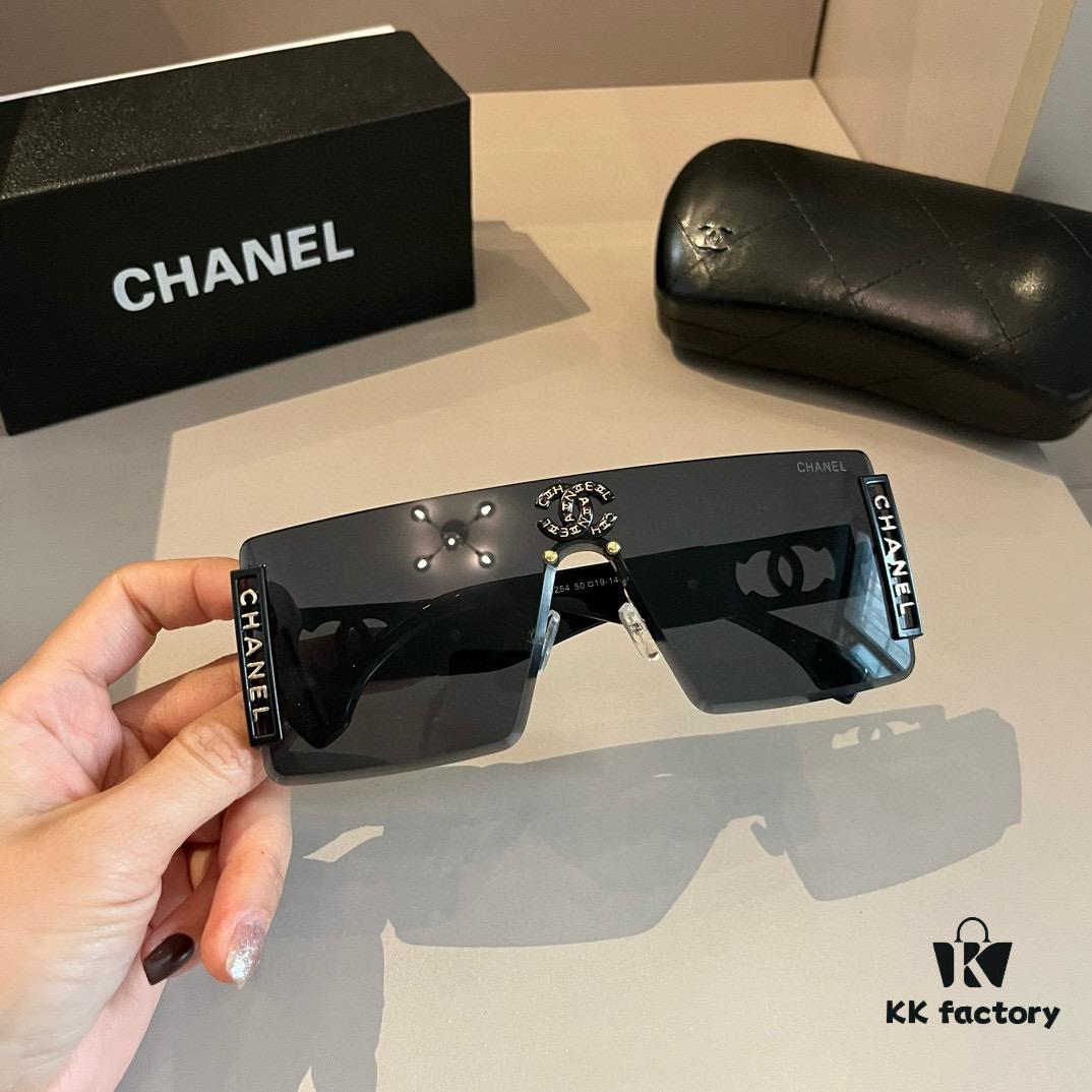 Chanel Sunglasses 🕶️, Super Nice, a Must-Have for Driving and Travel, Perfect Face-Shape Enhancer