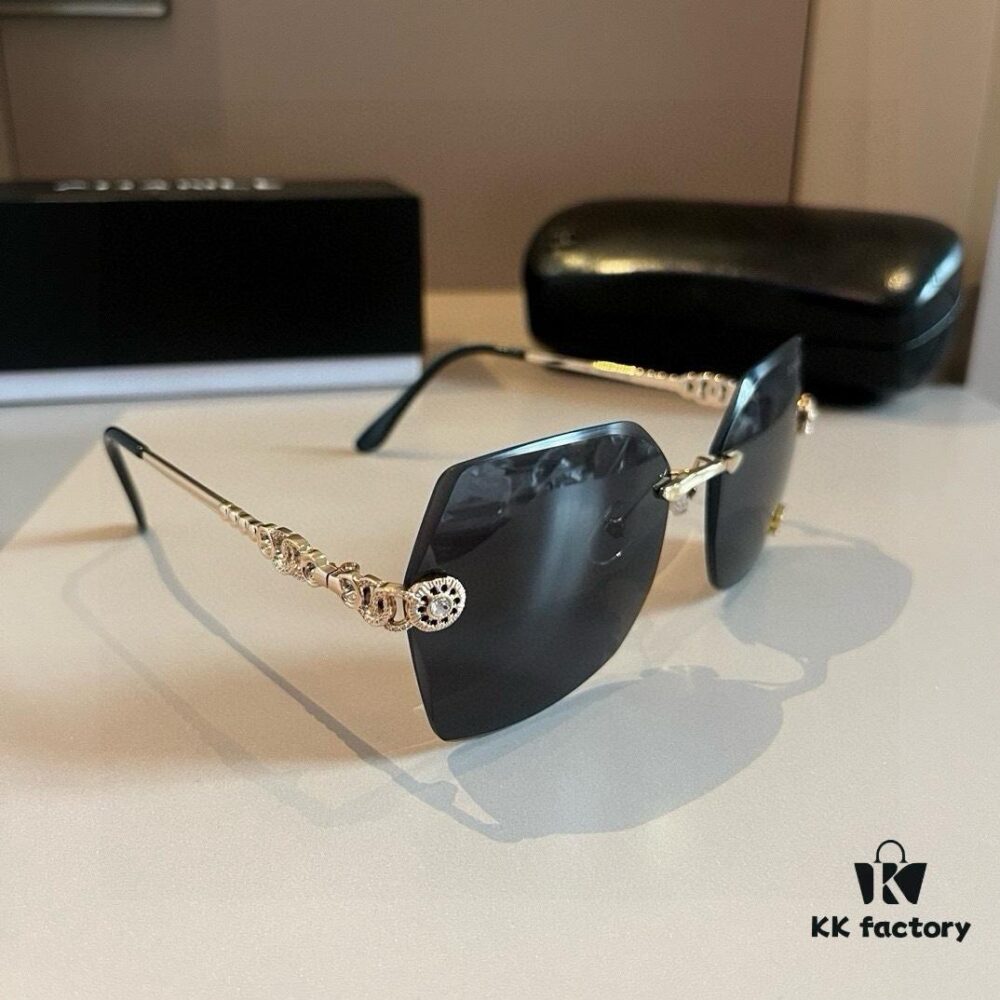 Chanel Popular Bestseller Xiaohongshu Same Style This Year's Hot Item CHANEL Sunglasses Trendy Influencer Style Shades Fashionable Sun Glasses
