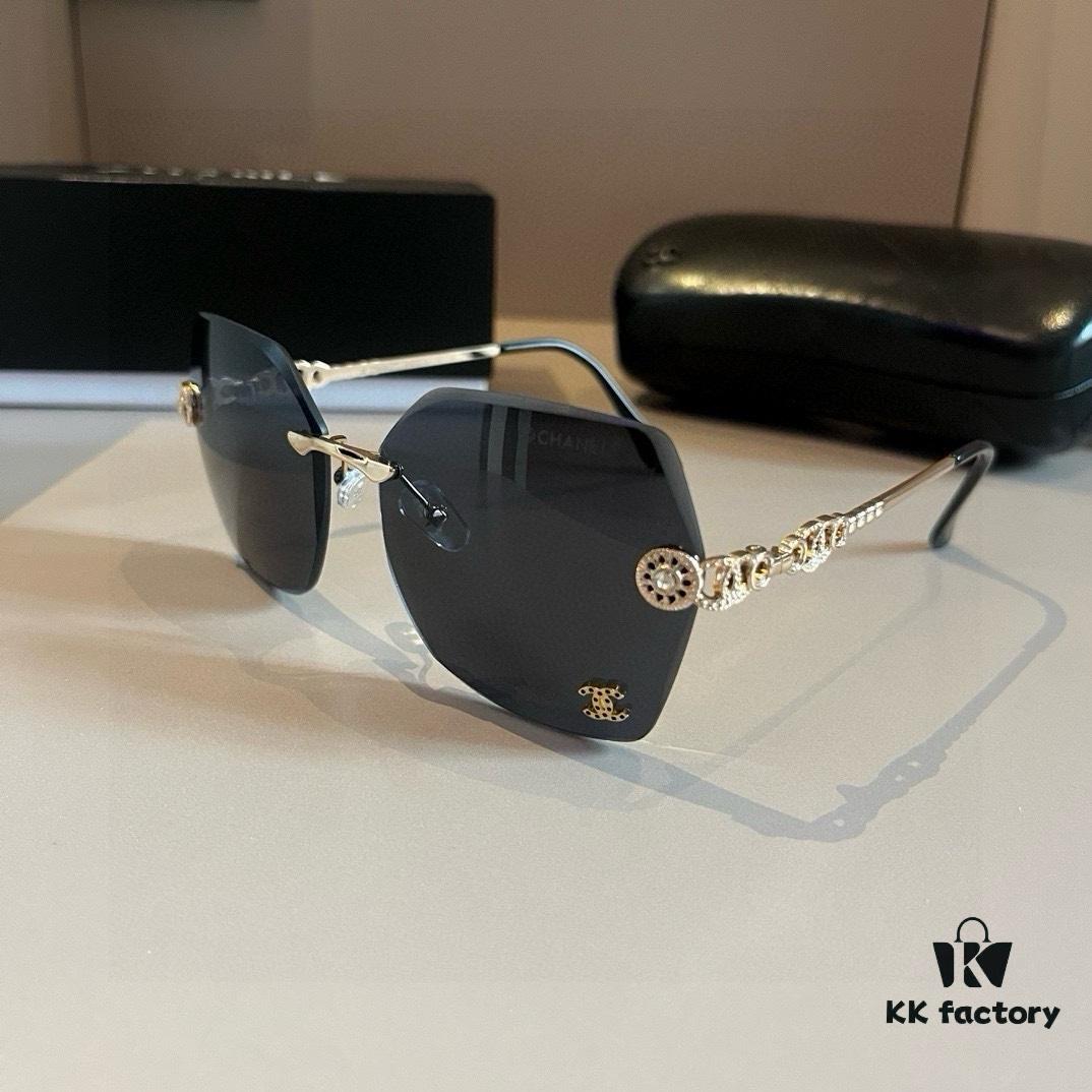 Chanel Popular Bestseller Xiaohongshu Same Style This Year's Hot Item CHANEL Sunglasses Trendy Influencer Style Shades Fashionable Sun Glasses
