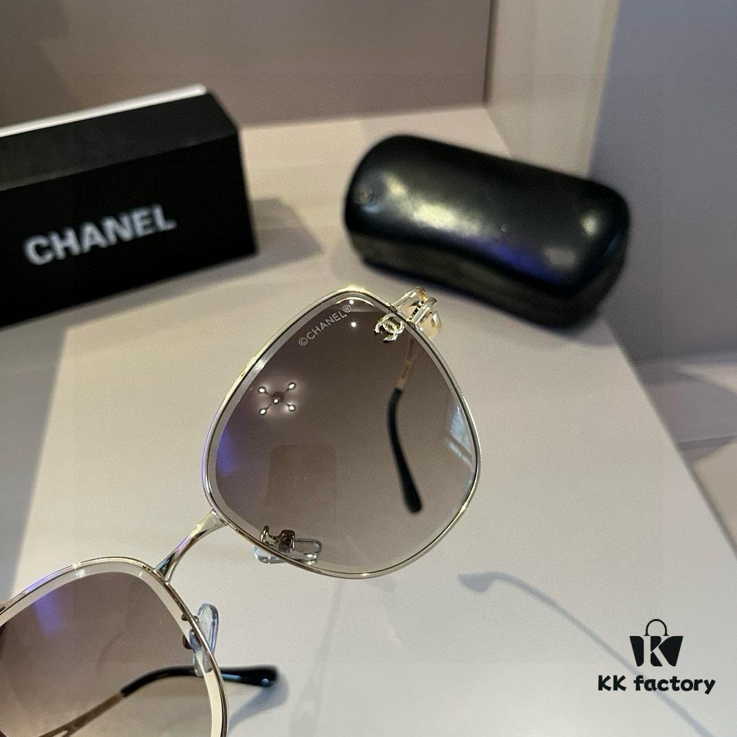 Chanel 2024 New Large-Frame Sunglasses, Flattering Round and Full Face Shapes, Stylish and Slimming