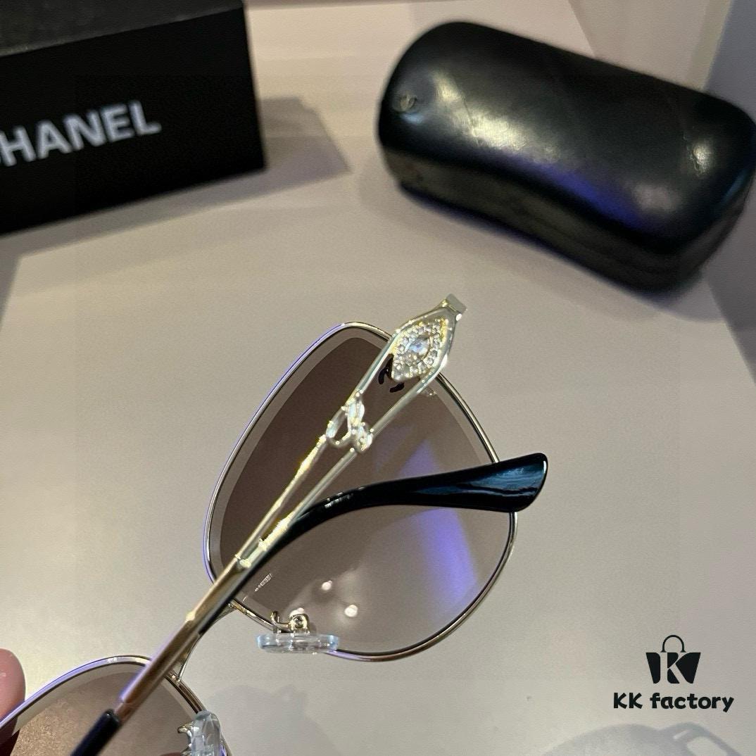 Chanel 2024 New Large-Frame Sunglasses, Flattering Round and Full Face Shapes, Stylish and Slimming