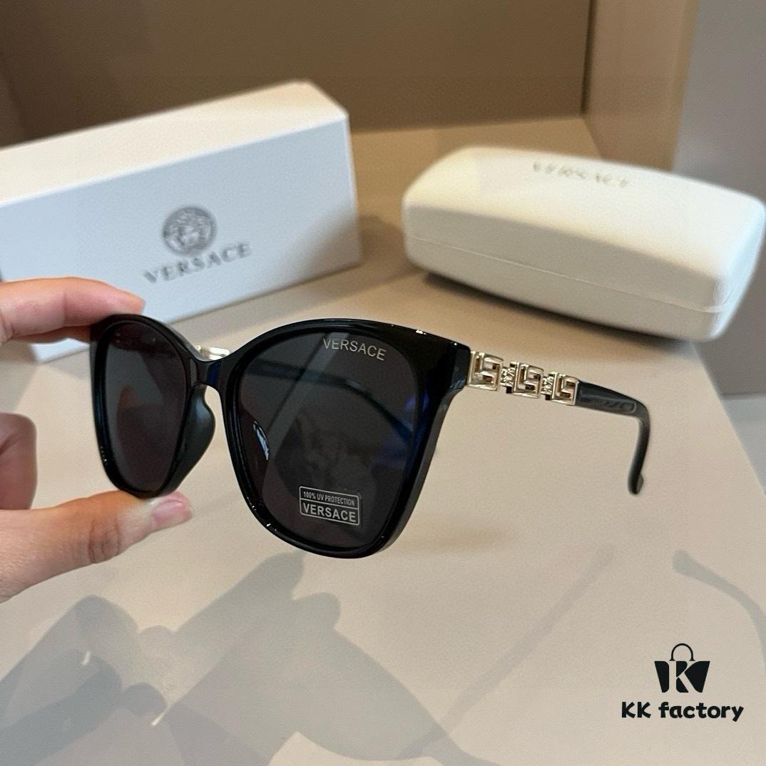 VERSACE New Arrival 🎉 Italian Design, Premium Frame Construction with Unique Temple Design, Simple and Elegant, Unisex Sunglasses