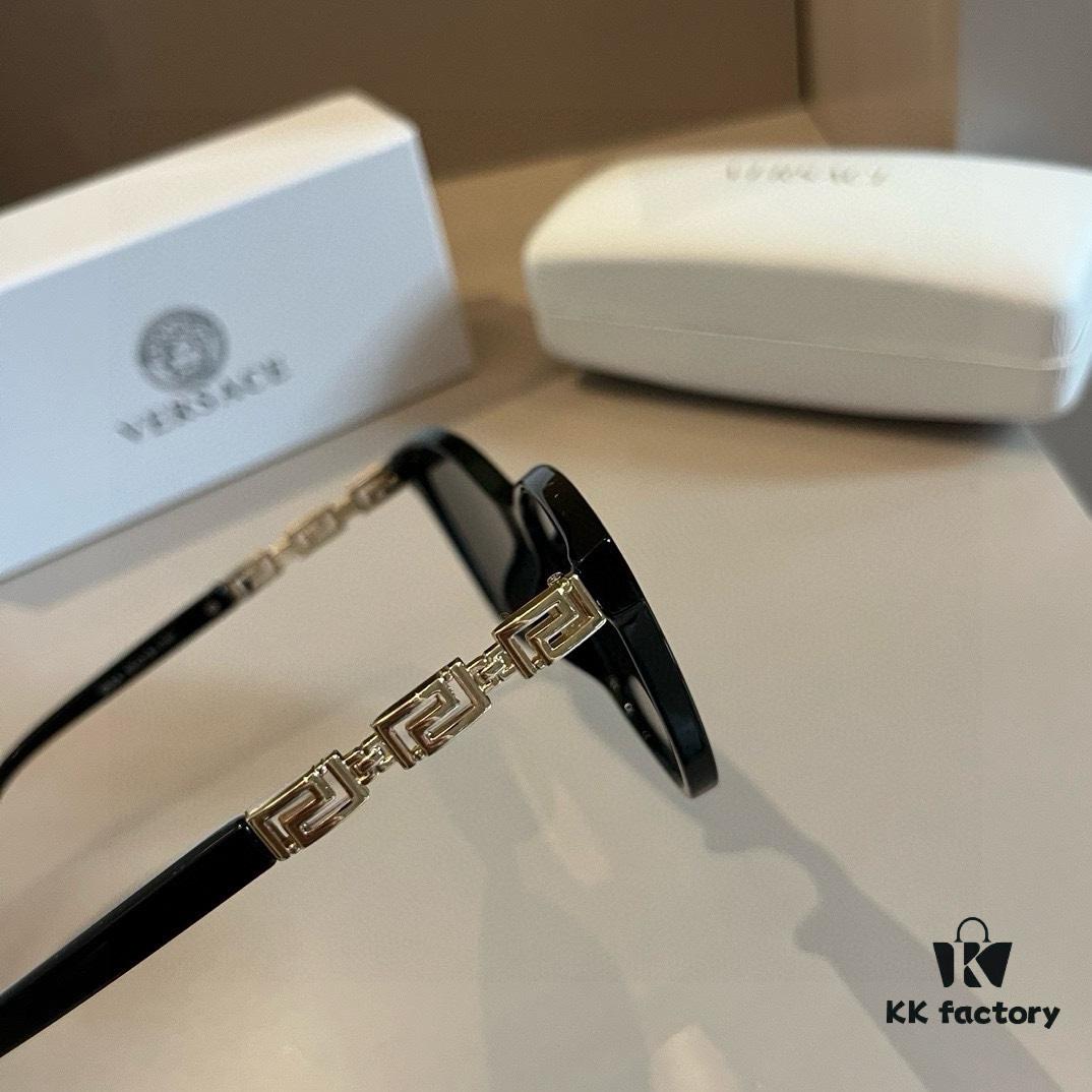 VERSACE New Arrival 🎉 Italian Design, Premium Frame Construction with Unique Temple Design, Simple and Elegant, Unisex Sunglasses