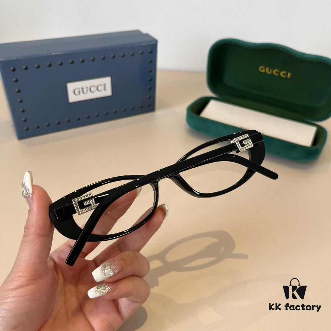 Gucci New Arrival Sunglasses, Polarized Unisex Eyewear with Bola Lenses, Stylish and Flattering on All Face Shapes