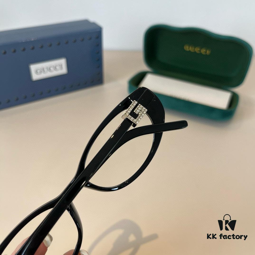 Gucci New Arrival Sunglasses, Polarized Unisex Eyewear with Bola Lenses, Stylish and Flattering on All Face Shapes