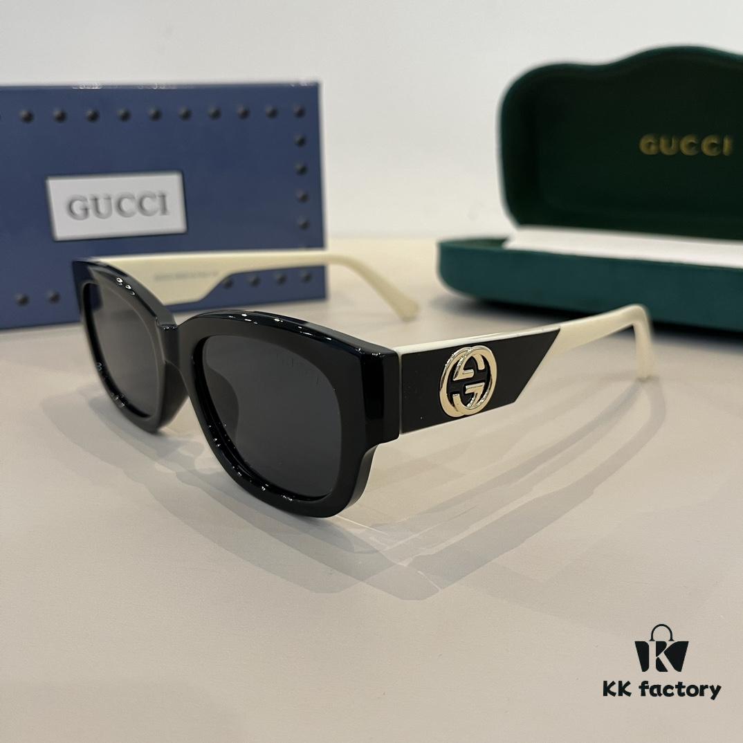 Gucci Heavyweight New Arrival Women's Sunglasses, Large Frame with 3D Design for Flattering Facial Contour, Retro and Elegant