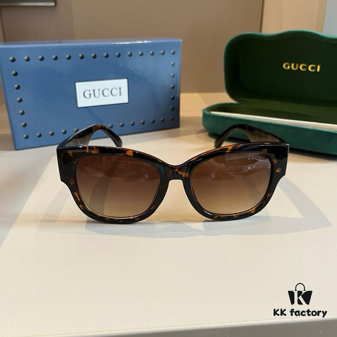 Gucci Heavyweight New Arrival Women's Sunglasses, Large Frame 3D Design to Complement Facial Features, Retro and Elegant