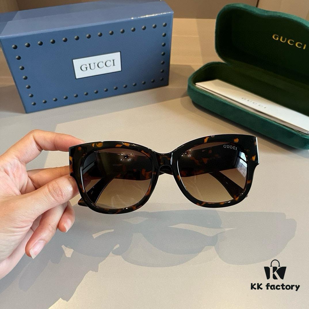 Gucci Heavyweight New Arrival Women's Sunglasses, Large Frame 3D Design to Complement Facial Features, Retro and Elegant