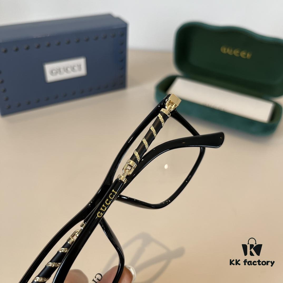 Optical Glasses, Natural Look Essential