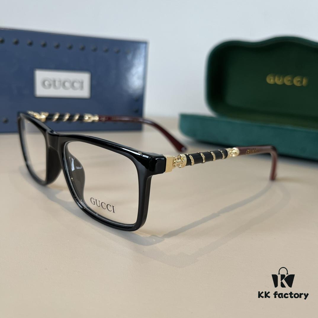 Optical Glasses, Natural Look Essential