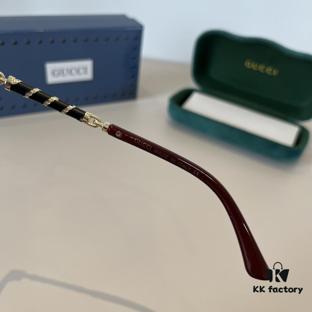 Optical Glasses, Natural Look Essential