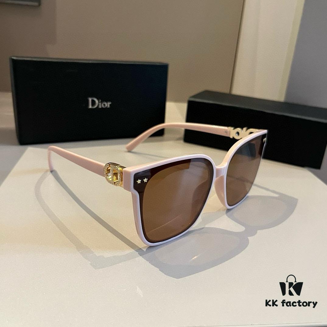 Dior Sunglasses, Lightweight and Comfortable, Oversized Face-Framing Design