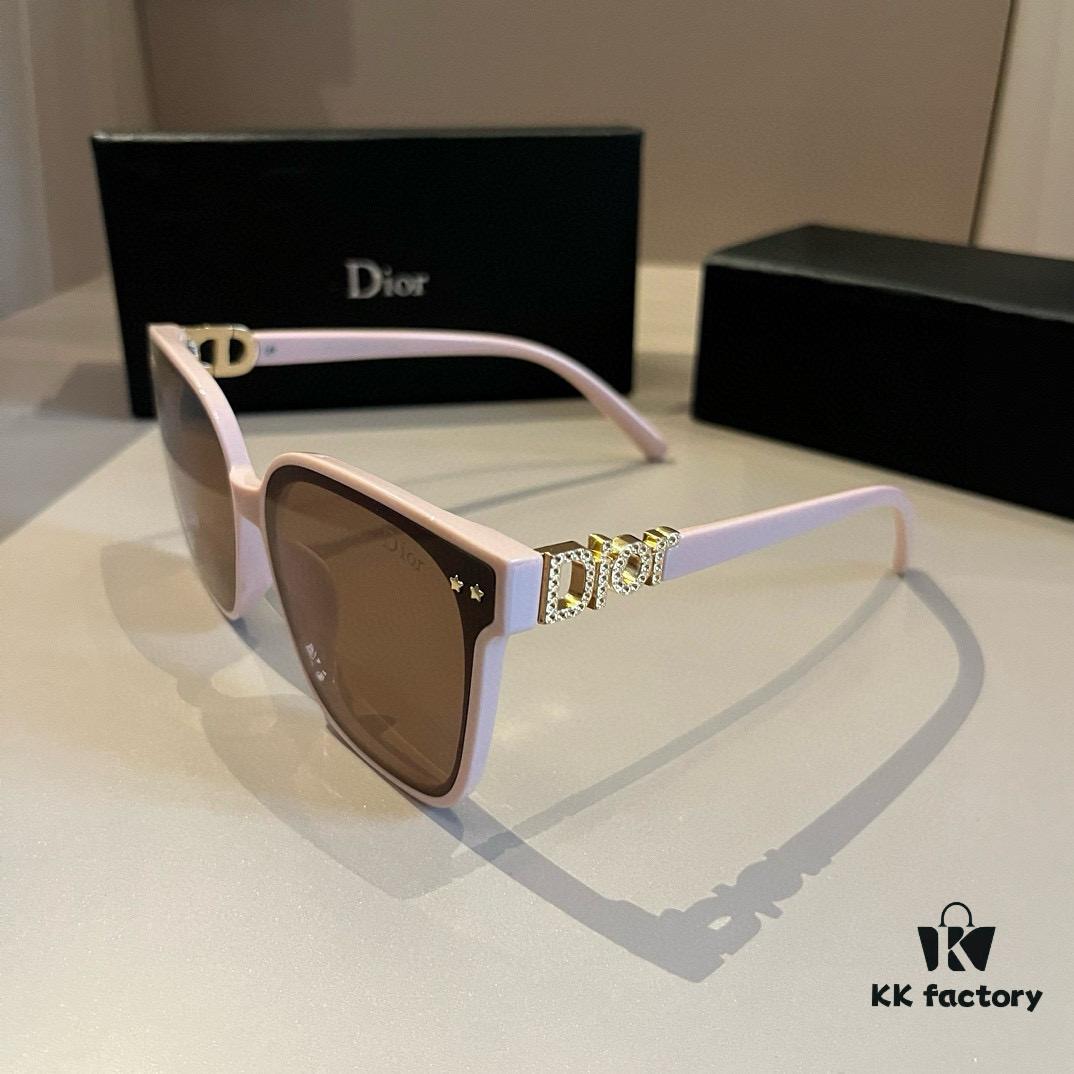 Dior Sunglasses, Lightweight and Comfortable, Oversized Face-Framing Design