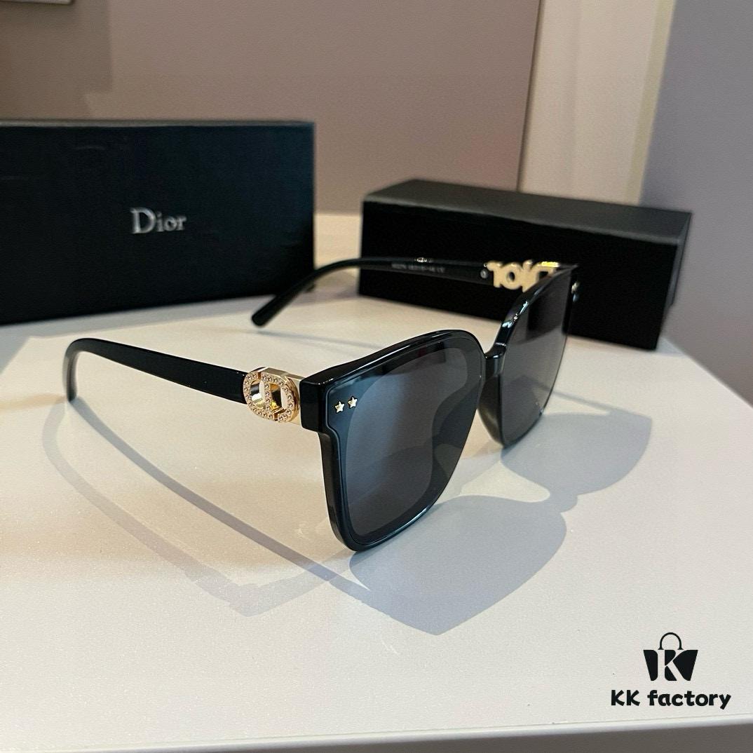 Dior Sunglasses, Lightweight and Comfortable, Oversized Face-Flattering Small Frame Sunglasses