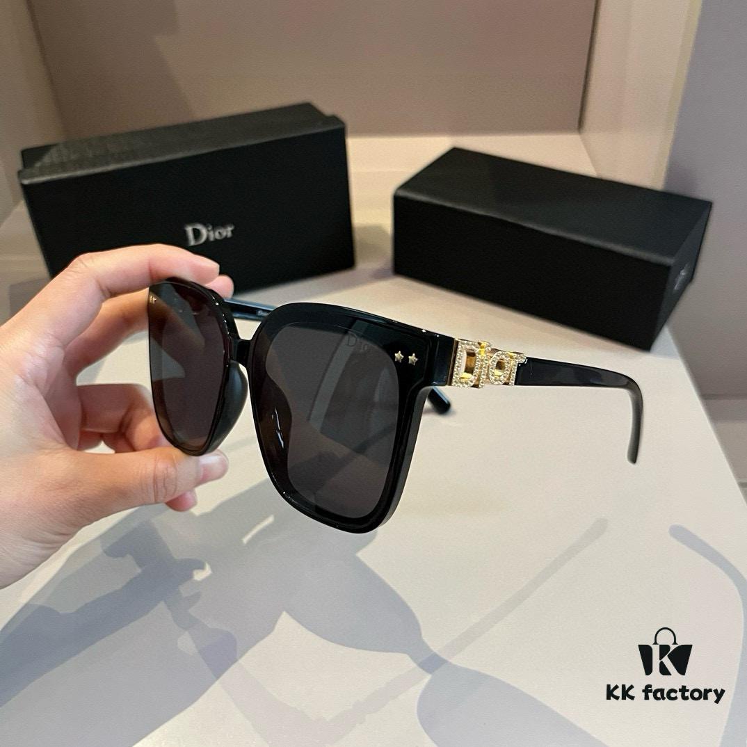 Dior Sunglasses, Lightweight and Comfortable, Oversized Face-Flattering Small Frame Sunglasses