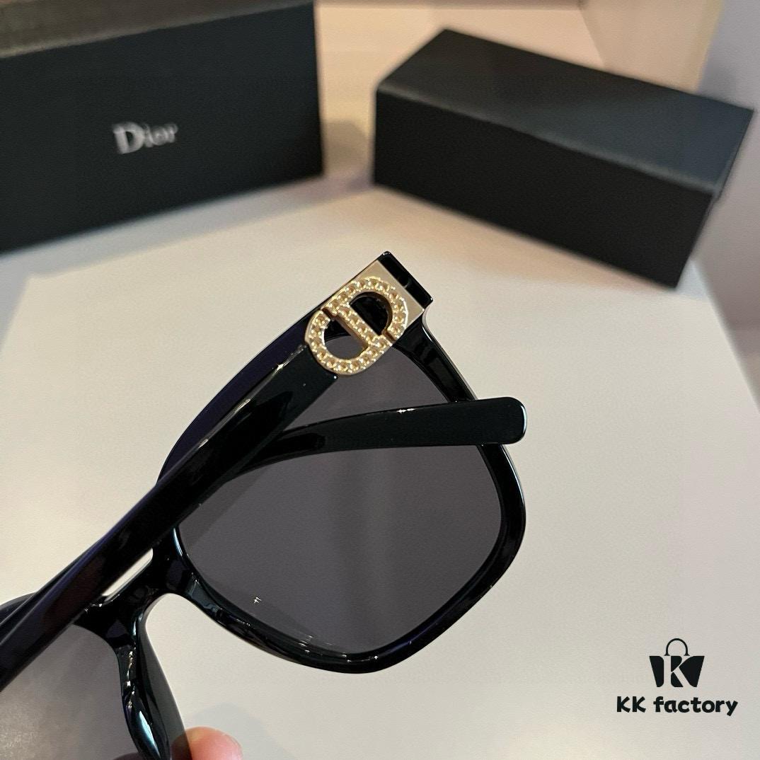 Dior Sunglasses, Lightweight and Comfortable, Oversized Face-Flattering Small Frame Sunglasses