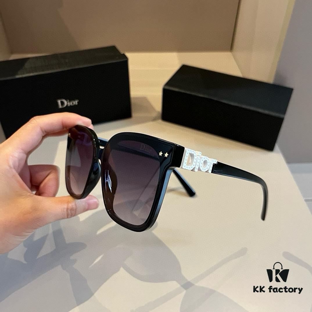 Dior Sunglasses, Lightweight and Comfortable, Oversized Face-Flattering Small Frame Sunglasses