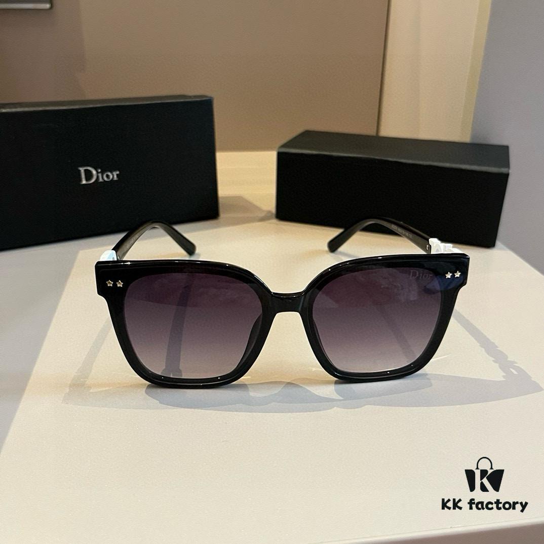 Dior Sunglasses, Lightweight and Comfortable, Oversized Face-Flattering Small Frame Sunglasses