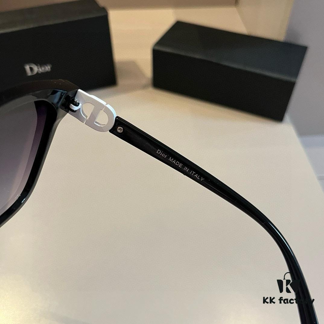 Dior Sunglasses, Lightweight and Comfortable, Oversized Face-Flattering Small Frame Sunglasses