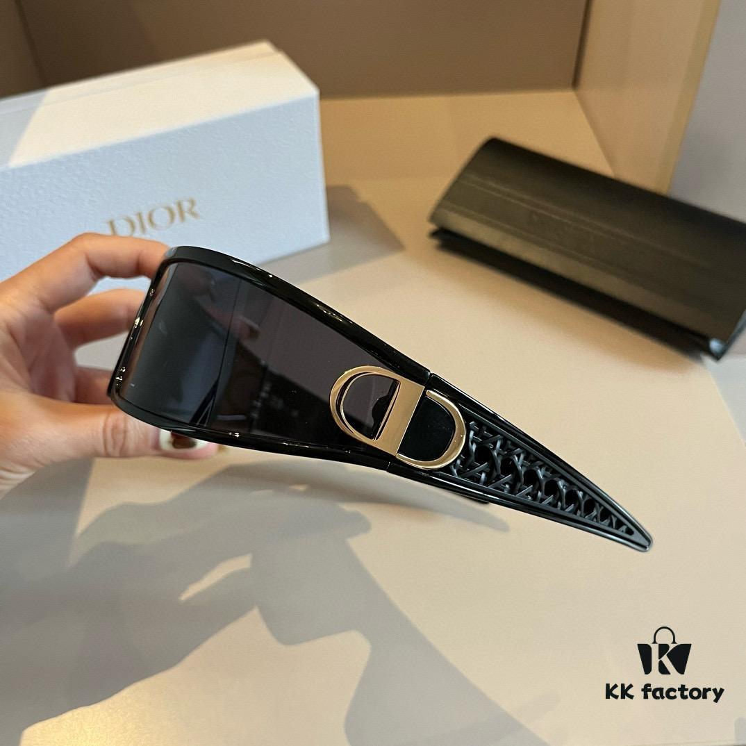 Dior Sunglasses 🕶️