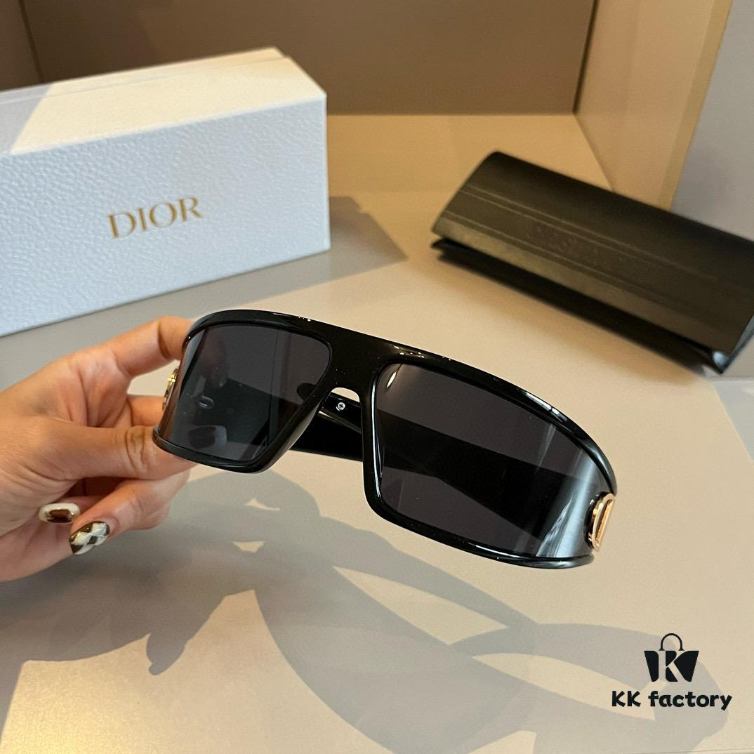 Dior Sunglasses 🕶️