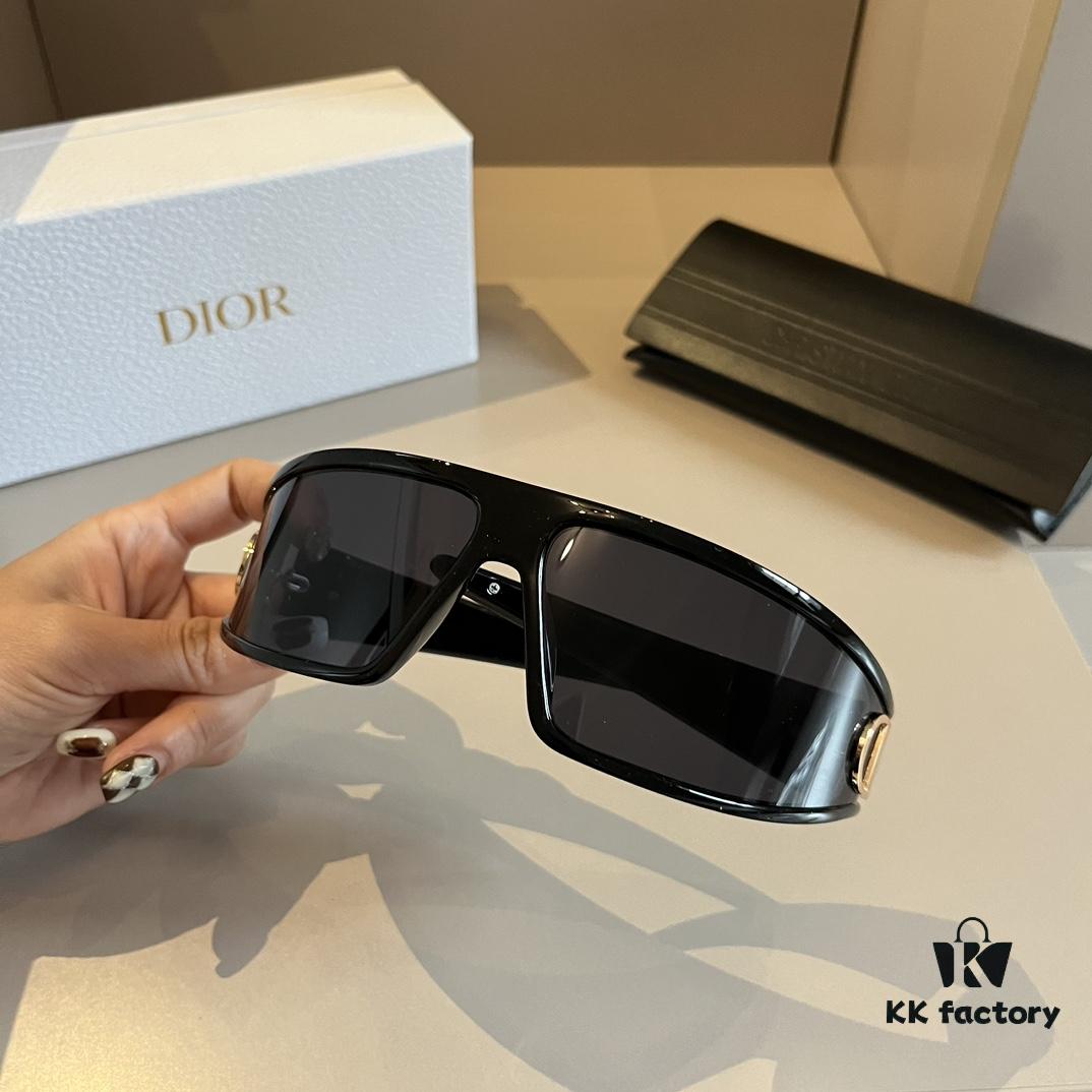 Dior Sunglasses 🕶️
