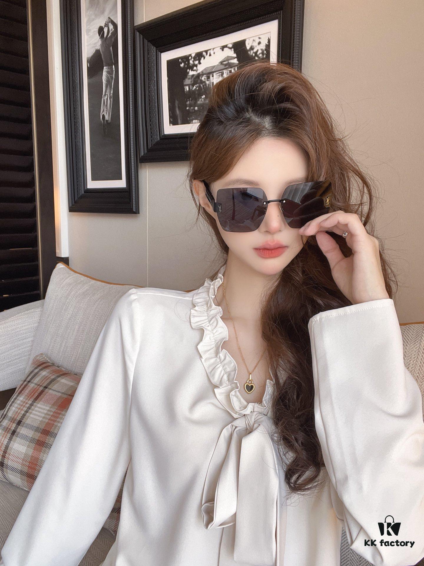 Trendy Bestseller Saint Laurent 💫SL514F 💫 Size: 62□15-140 Metal Frame Design 3 Stylish Chic Sunglasses with Playful and Sweet Aesthetic, Excellent Quality