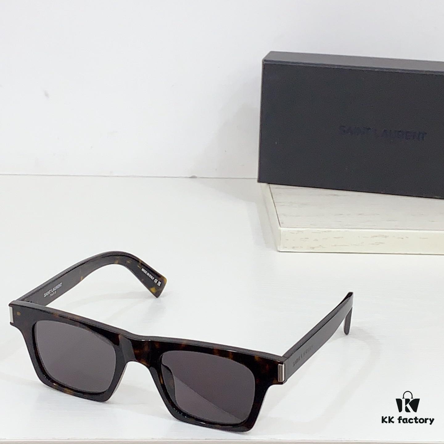 130 Saint Laurent SL 719 Unisex Sunglasses with Iconic Frame Design and Integrated Logo Detail
