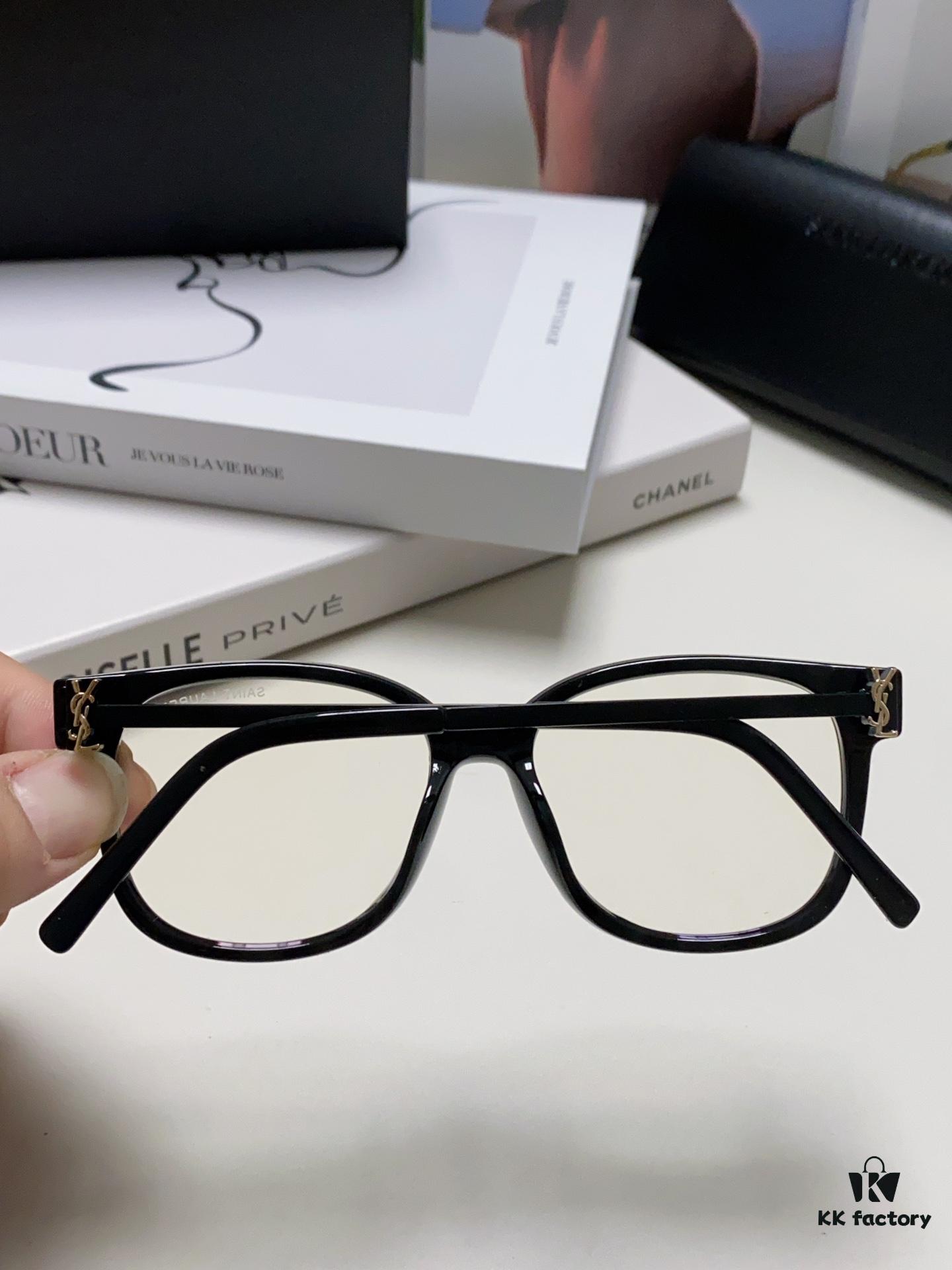 SAINT LAURENT SL M480 Capsule Collection Eyewear – Minimalist Elegance with Interlocking 'YSL' Logo