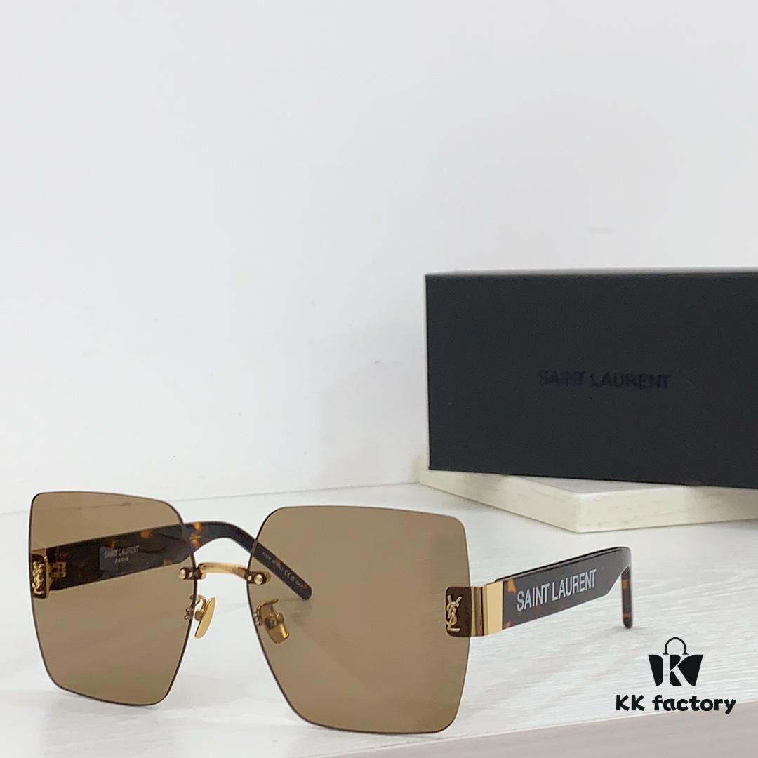 140 SAINT LAURENT MOD: 514 Size: 62x15-140