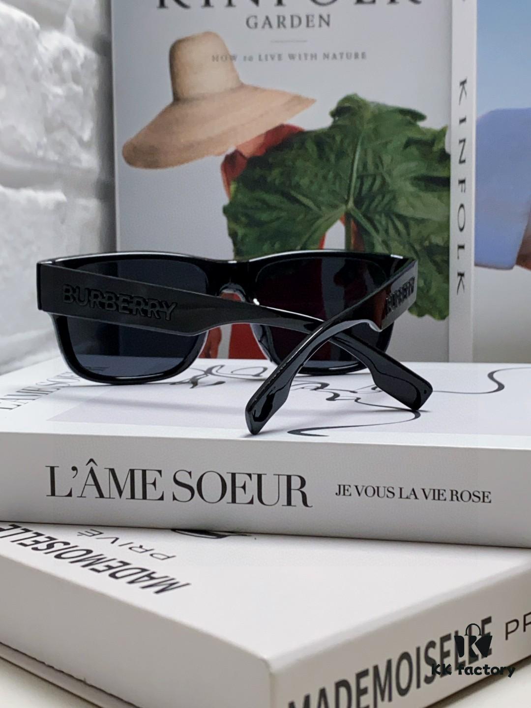 🆕 BURBERRY Burberry - Temple LOGO Has Become the Trendiest Fashion Element