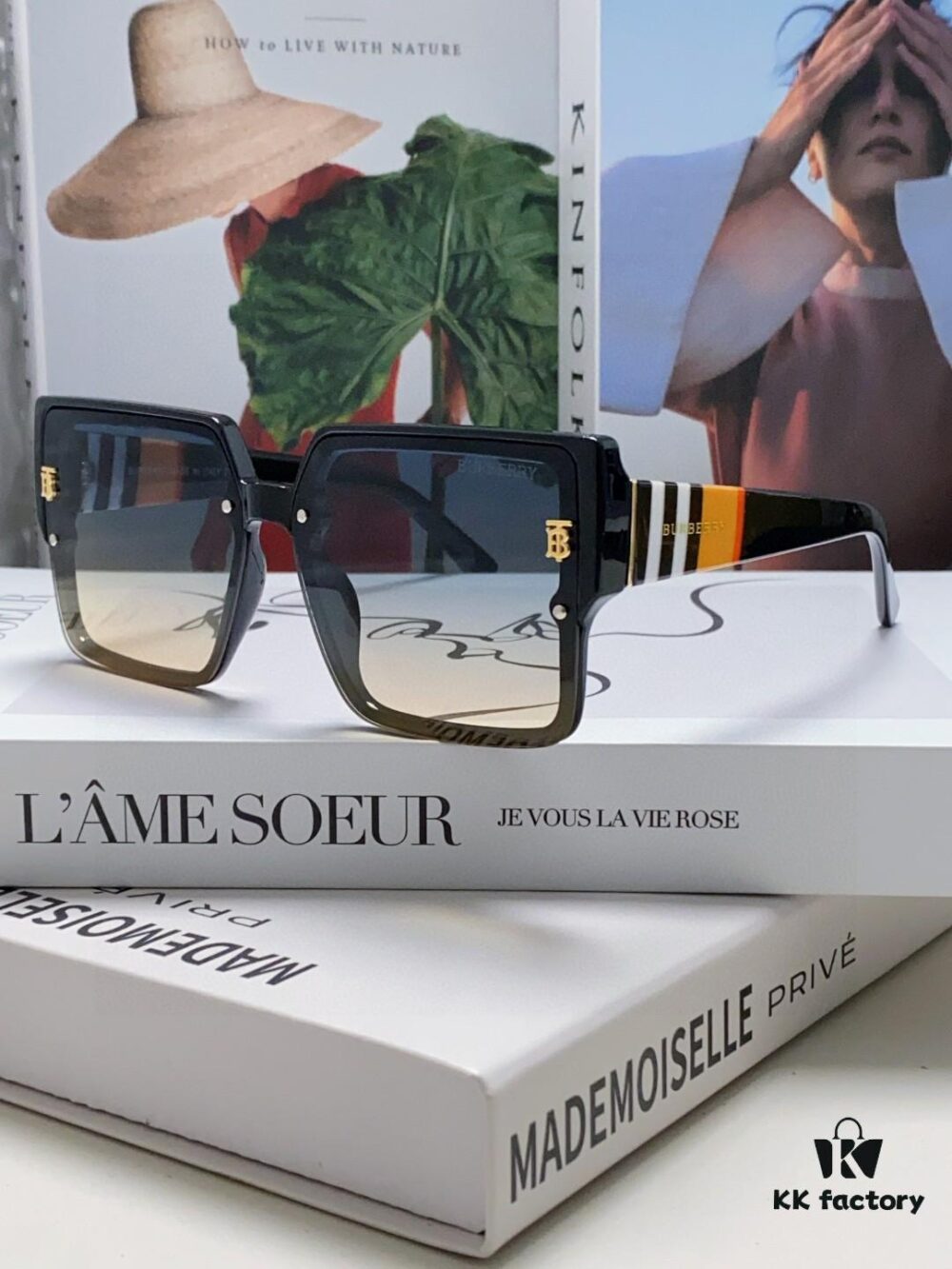 Burberry 2024 New Arrival Sunglasses for Women, Trendy Oversized Frame, Slimming Design, UV Protection, Stylish and Sophisticated Look, Instagram-Worthy