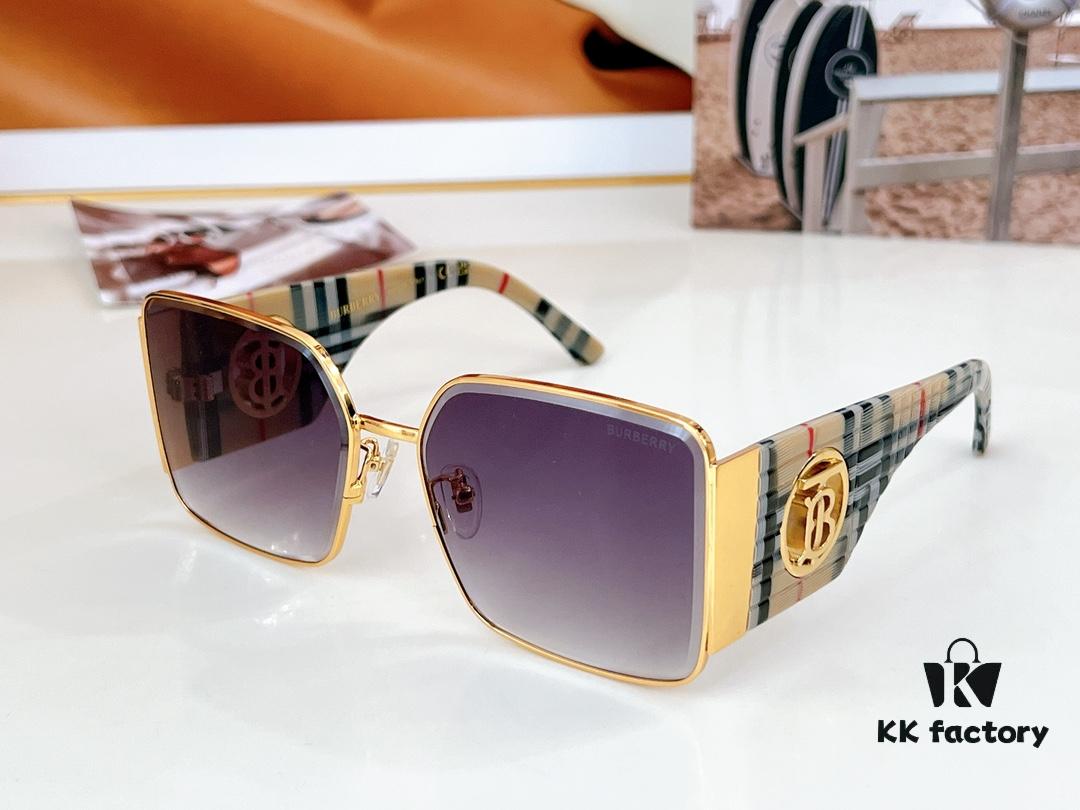 140 BURBERRY Mod: BE6008 Size: 61-17-140 Sunglasses