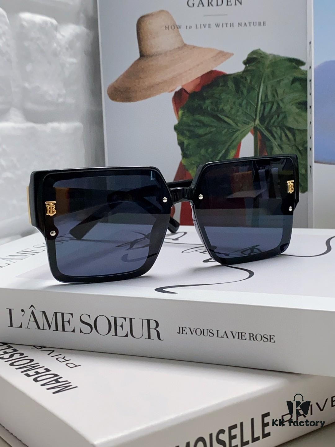 Burberry 2024 New Arrival Women's Sunglasses, Trendy Oversized Frame for Large Faces, Slimming UV-Protective Sunglasses with Premium Aesthetic, Instagram-Worthy Ladies' Eyewear