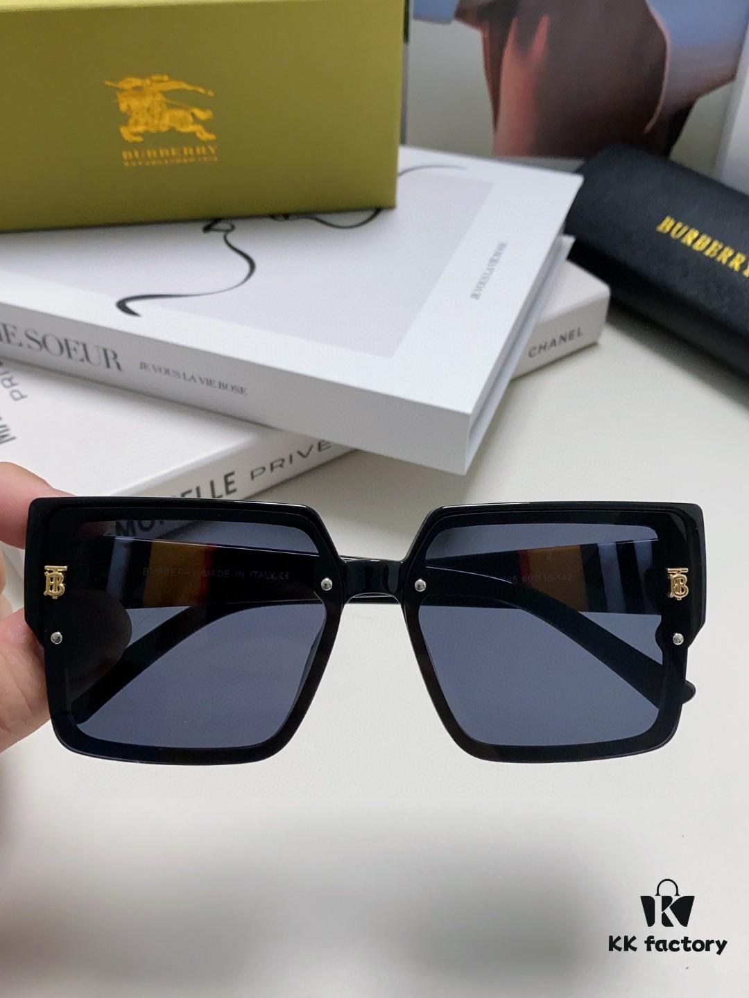 Burberry 2024 New Arrival Women's Sunglasses, Trendy Oversized Frame for Large Faces, Slimming UV-Protective Sunglasses with Premium Aesthetic, Instagram-Worthy Ladies' Eyewear