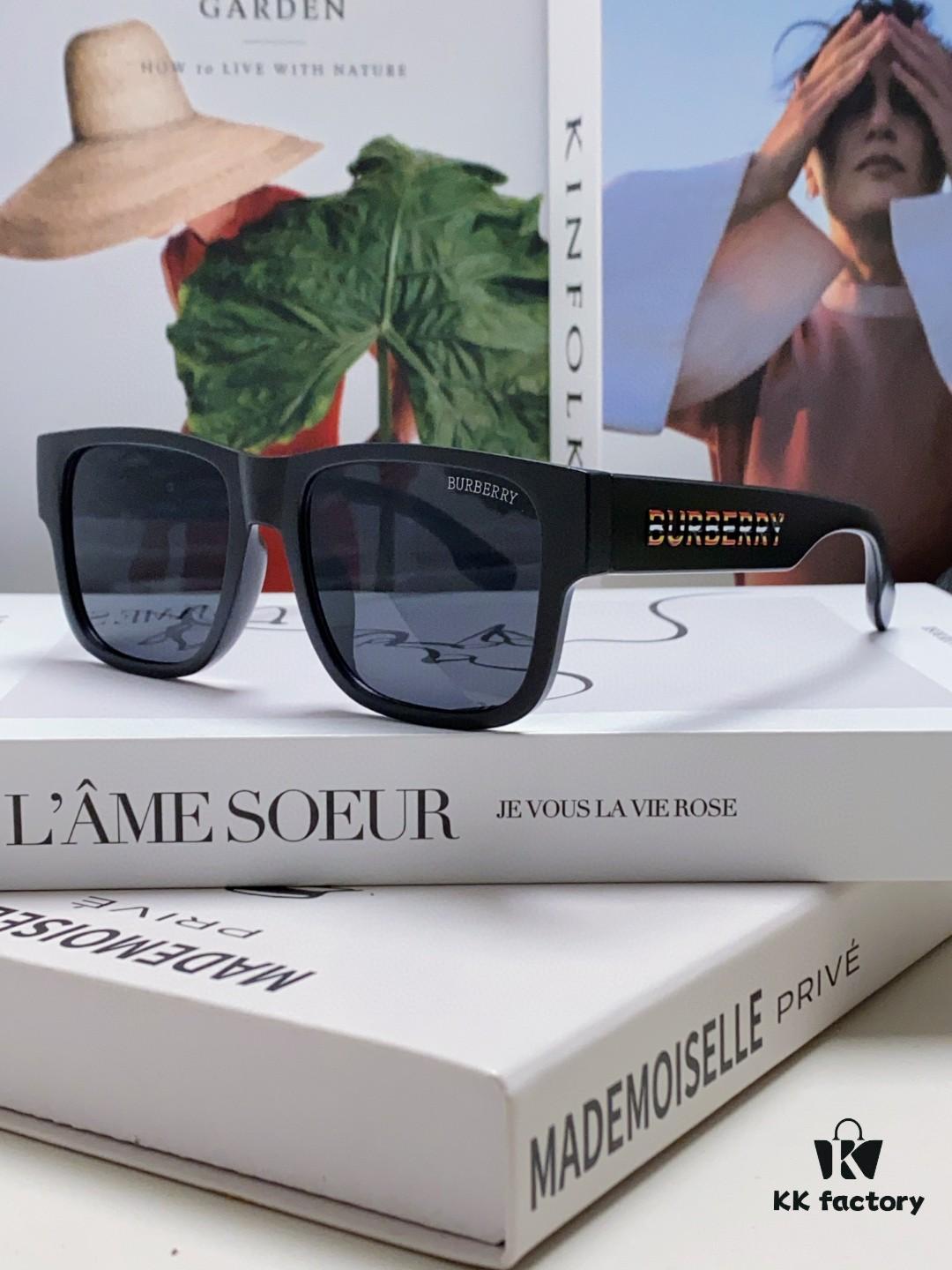 🆕 BURBERRY Burberry 🛒 The LOGO on the temple has become the most popular fashion element. Simple yet bold, without excessive embellishments. Counterfeit version with exact match to the original, exquisite craftsmanship, cleverly flatters the face shape 🤍 Eyeglasses Sunglasses