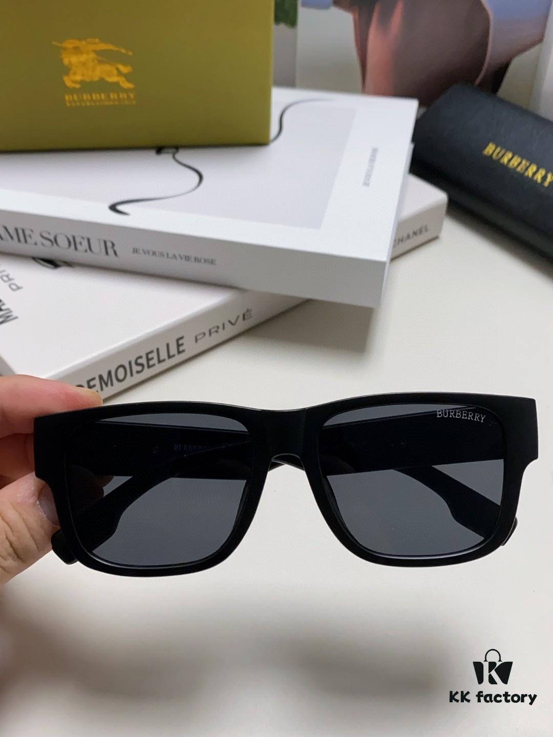 🆕 BURBERRY Burberry 🛒 The LOGO on the temple has become the most popular fashion element. Simple yet bold, without excessive embellishments. Counterfeit version with exact match to the original, exquisite craftsmanship, cleverly flatters the face shape 🤍 Eyeglasses Sunglasses